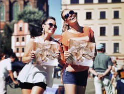 PhotoFunia Two Girls Regular 2016-06-04 09 57 13